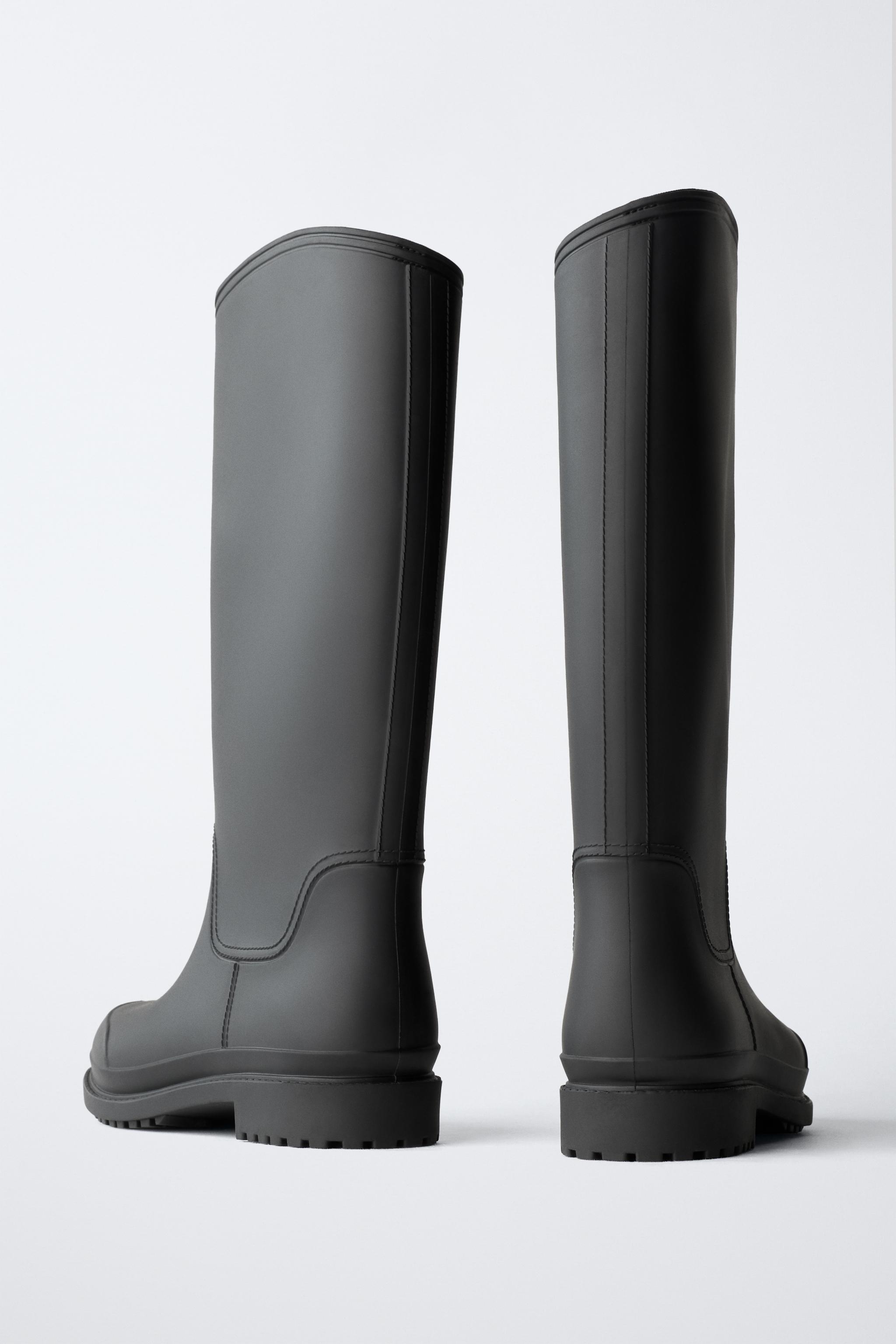 TALL RAIN BOOTS